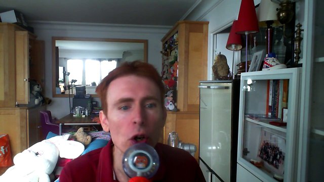 Wiwi égratigne an té vlé di'w de Tanya St Val