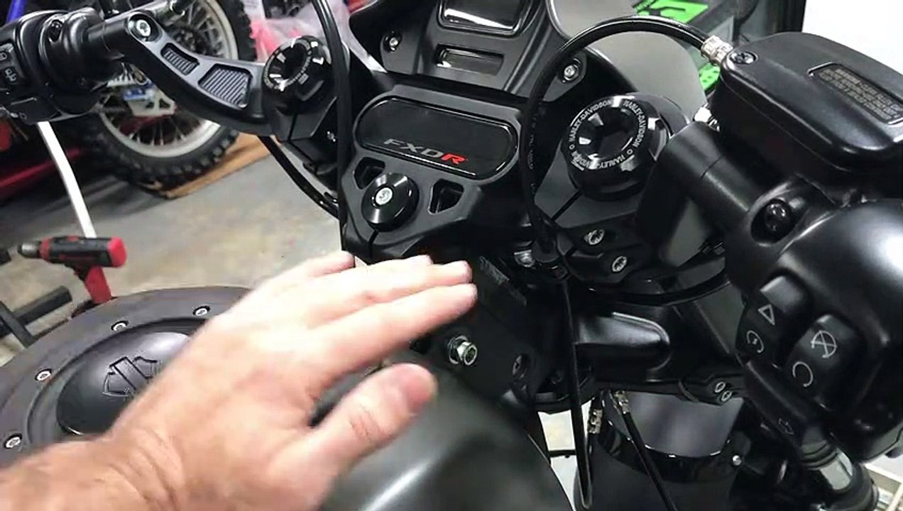 2019 Harley-Davidson FXDR 114 Clip-On Handlebar Adjustment