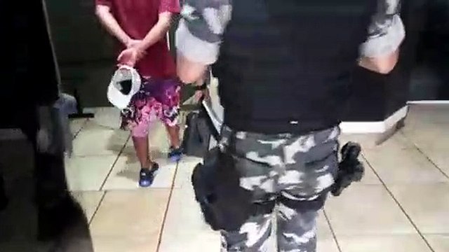 Três são detidos com objetos furtados em residência