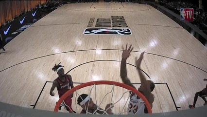 Emanuel Terry skies for the big oop