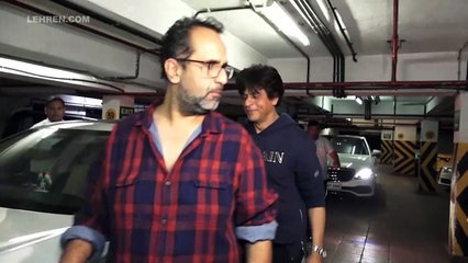 Shah Rukh Khan Mobbed by Fans At Zero Screening