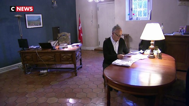 Gilets jaunes : les cahiers de doléances se remplissent