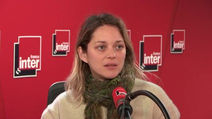 Marion Cotillard, actrice, engagée dans "l'Affaire du siècle", action en justice d'ONG contre l'Etat français pour inaction face aux changements climatiques : "On ne peut pas demander aux gens de changer leur manière de consommer si on ne les aide pas"