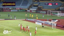 Hai tình huống ghi bàn giống nhau đến kỳ lạ của Quang Hải tại V.League và AFF Cup 2018 | VPF Media