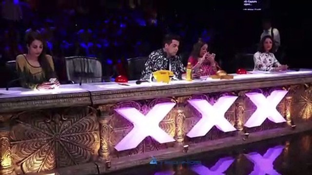 Malaika Arora Khan And Karan Johar Ignores Yami Gautam For Coming Late At Indian's Got Talent Set