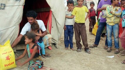 Yemenli aile 6 aylık bebeklerini açlıktan kaybetti - TAİZ
