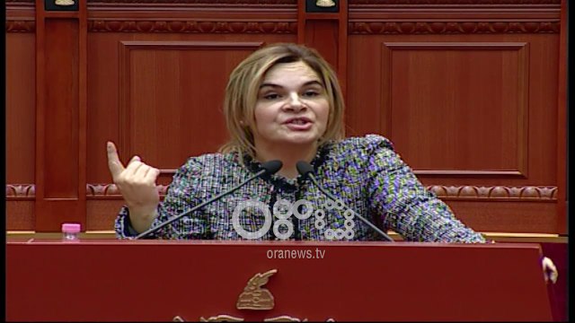 Ora News - Monika Kryemadhi, Ramës: Mos pi mall se të bën keq për astmën, ta thotë doktoresha këtu!