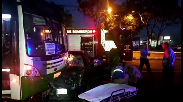 Colisão entre ônibus e carro: tenente fala sobre complexidade para desencarcerar vítima