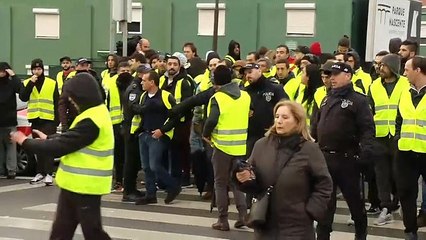 Sárgamellényesek tüntettek 17 portugál városban