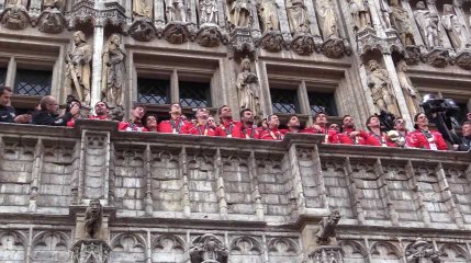 Les Red Lions, champions du monde, mettent le feu à la Grand-Place