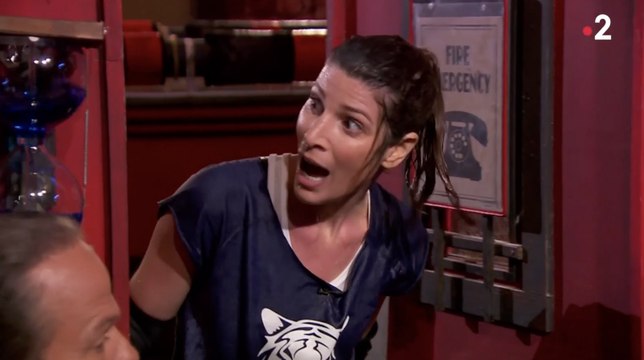 Fail de Chloé Nabédian qui sort trop tôt de sa cellule ! (Fort Boyard) - ZAPPING TÉLÉ BEST OF DU 04/01/2019