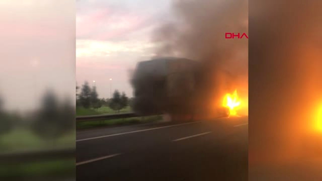 İzmir Tır'ın Dorsesi Seyir Halinde Alev Aldı