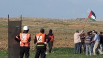 İsrail askerleri Gazze sınırında 20 Filistinliyi yaraladı (3) - HAN YUNUS