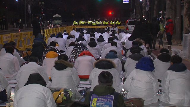 비정규직 노동자 청와대 앞 밤샘 농성 / YTN