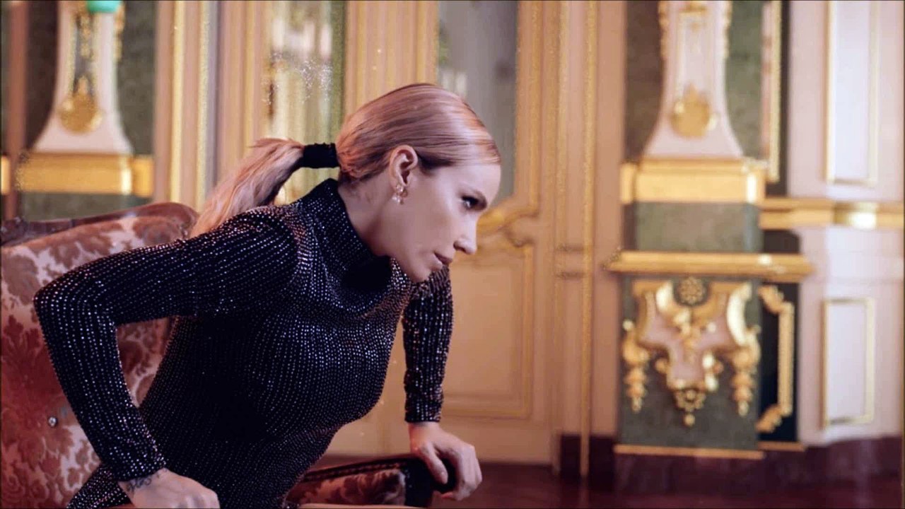 Gülşen - Bir İhtimal Biliyorum ( Mustafa & Emre Remix )