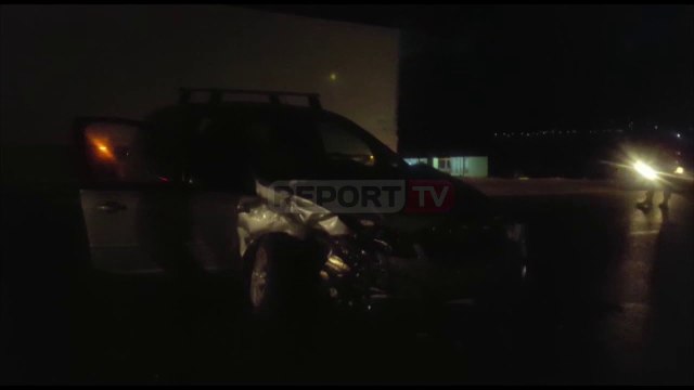 Report Tv-Aksident në Përrenjas, përplasen dy automjete, 3 të plagosur