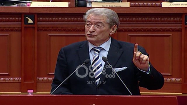 Ora News - Berisha: Rrugët do oshtijnë O djem rrëmbeni armë, ja vdekje ja liri nëse.. ..