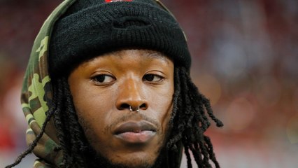 Alvin Kamara Tweets He’s Hiring A Girlfriend & Gets SWARMED By Ladies Shooting their Shot!
