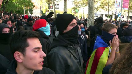 Video herunterladen: Governo espanhol se reúne em Barcelona em meio a conflitos