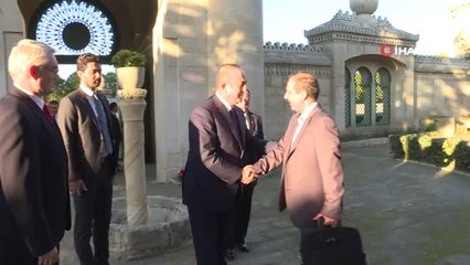 Bakan Çavuşoğlu Malta Türk Askeri Şehitliğini Ziyaret Etti