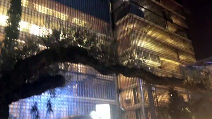 Hermes fait jouer les gens sur une façade d'immeuble à un jeu vidéo !
