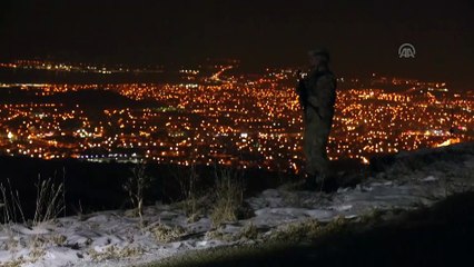 En uzun gecede eller tetikte - VAN