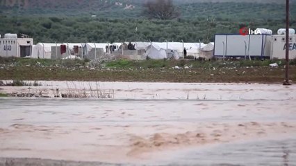 Suriye'deki Filistin Mülteci Kampı Sular Altında