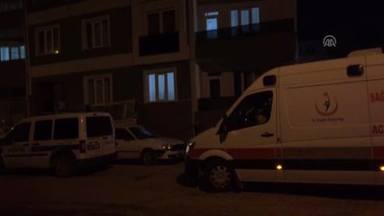 Eşini ve 5 Aylık Bebeğini Bıçaklayarak Öldürdü