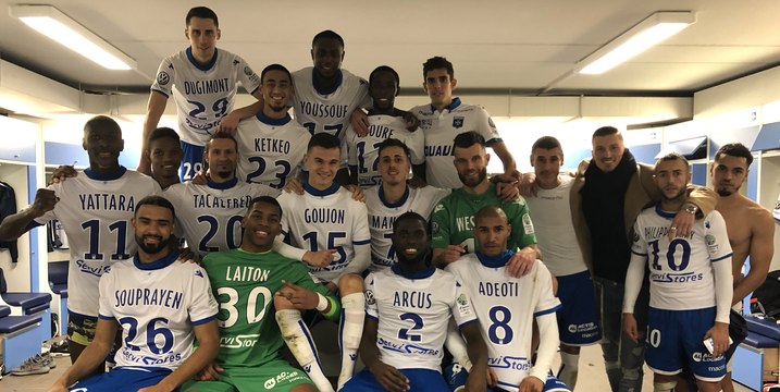 La joie et les réactions des joueurs de l'AJA après la superbe victoire 4-0 contre Grenoble pour finir l'année 2018.