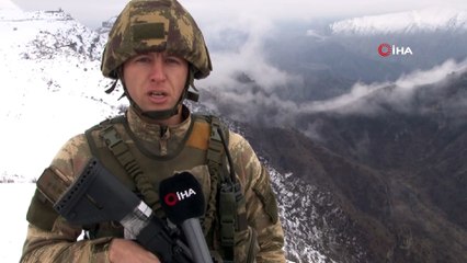 Mehmetçik 2202 rakımlı Çileklitepe Üs Bölgesi'nde kar kış demeden görev başında