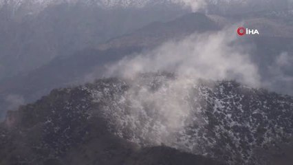 Mehmetçik 2202 Rakımlı Çileklitepe Üs Bölgesi'nde Kar Kış Demeden Görev Başında