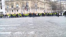 ترقب بباريس لمصير مظاهرات أصحاب السترات الصفراء