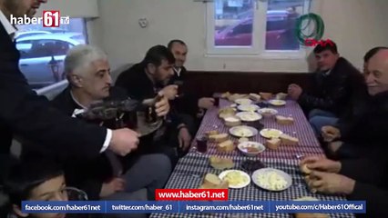 Trabzon'da cami imamı cemaati artırmak için kahvaltı veriyor