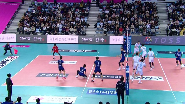 대한항공, 한국전력 꺾고 하루 만에 선두 복귀 / YTN