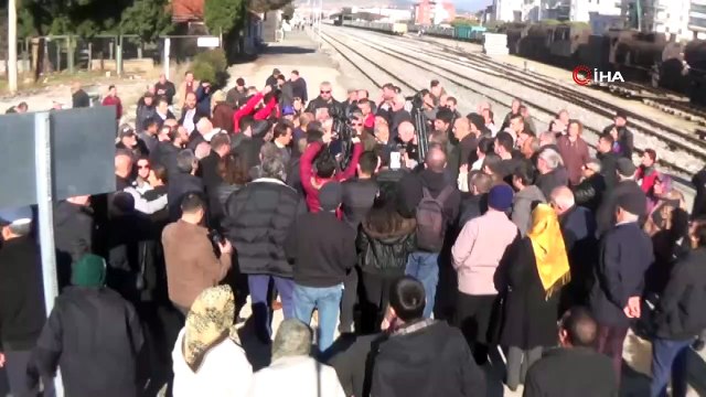 Uşak'ta kapatılan hemzemin geçit tartışmaları devam ediyor