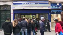 Lotería de Navidad: Doña Manolita reparte tres quintos premios en Madrid