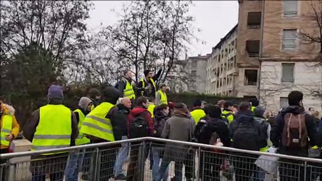 Les Gilets jaunes à La Grande Côte à Lyon
