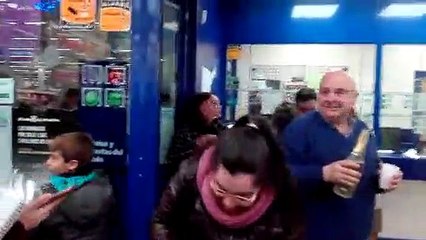 La Administración de Cuenca y sus premiados celebran el premio Gordo