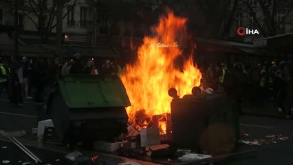Sarı Yelekliler Paris Sokaklarını Ateşe Verdi