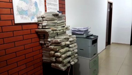 Droga apreendida com Azera é levada para delegacia