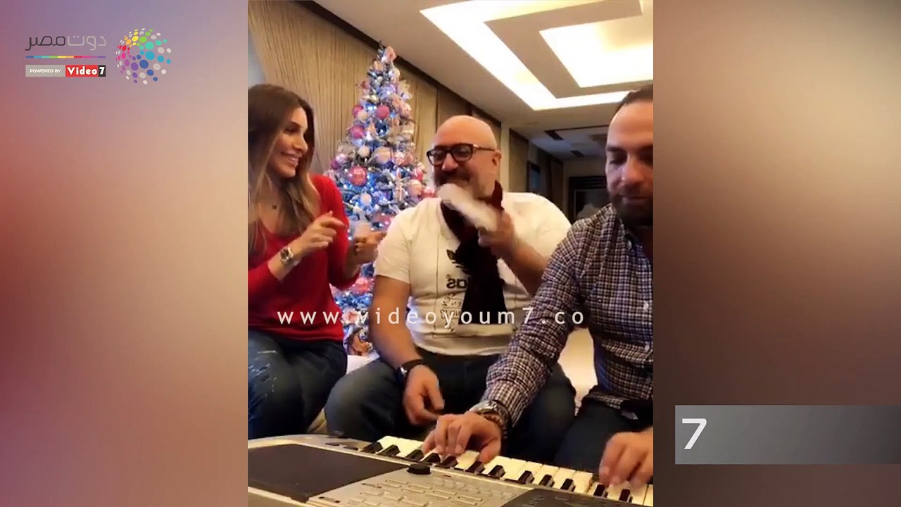 يارا اللبنانية تحتفل بالكريسماس
