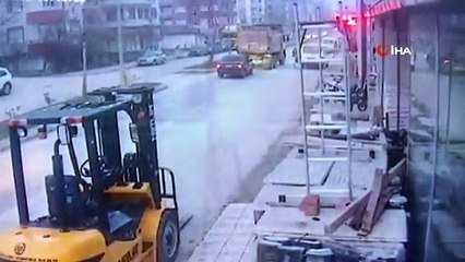 Otomobile bağlanan köpek yolda böyle sürüklendi