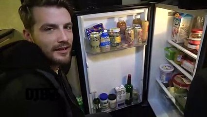 Hands Like Houses - BUS INVADERS Ep. 1390