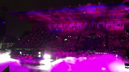 Dong Nhi - TEN ON TEN live at Sân Vận Động Quân Khu 7