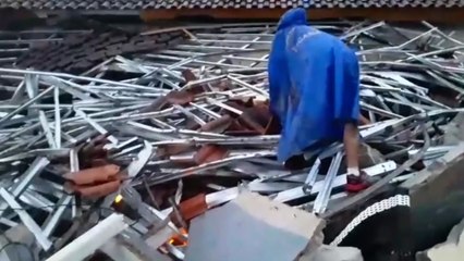 인니 쓰나미 사망자 62명으로 늘어...580여 명 부상 / YTN