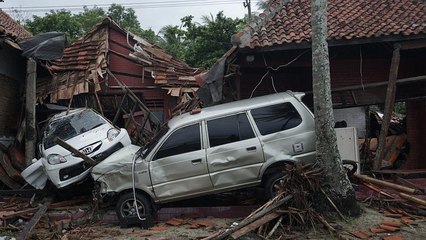 Indonesia tsunami: At least 222 people killed by waves 'triggered by volcanic eruption'
