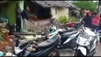 Endonezya'daki Tsunamide Ölü Sayısı 168'e Yükseldi