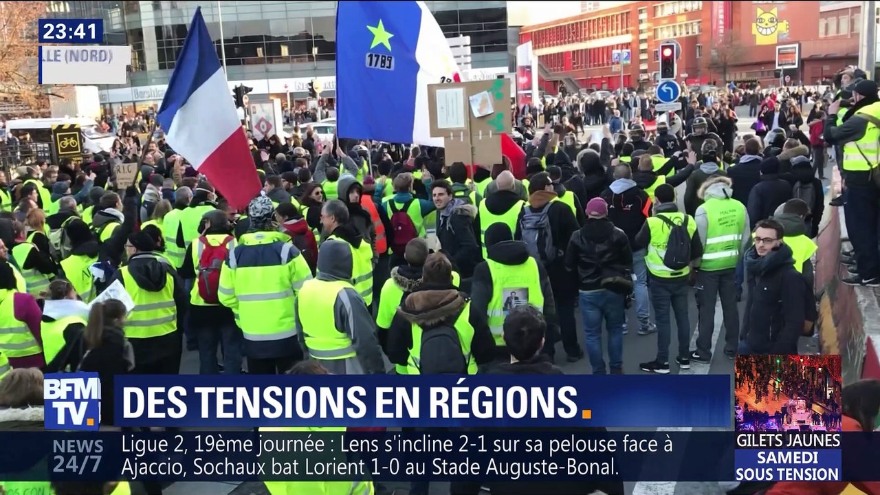 Des policiers pris à partie