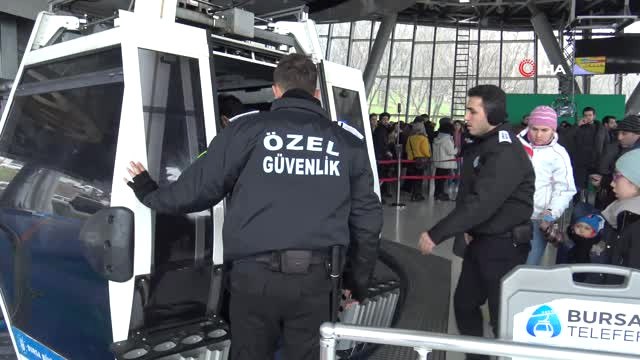 Uludağ'a Çıkmak İsteyenler Teleferiğe Akın Etti