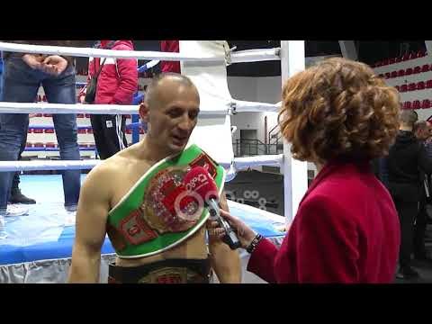 Ora News - Kikboks/ Adriatik Cami shpallet kampion bote në dy kategori